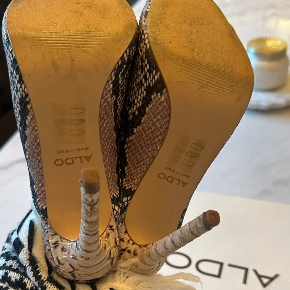 Women’s Aldo Beige Snakeskin Open-Toe Heels in Tan and Black Size 7 - Picture 4 of 6